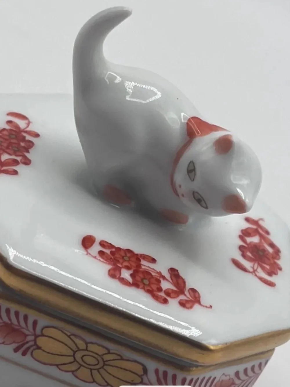Vintage Herend Hungary Rust Chinese Bouquet Kitty Cat / Kitten Porcelain